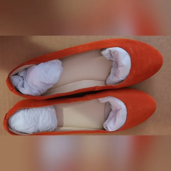 Violet &amp; Red suede flats Red-Orange Sz 8M NWOB