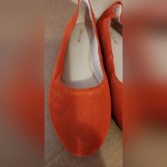 Violet &amp; Red suede flats Red-Orange Sz 8M NWOB