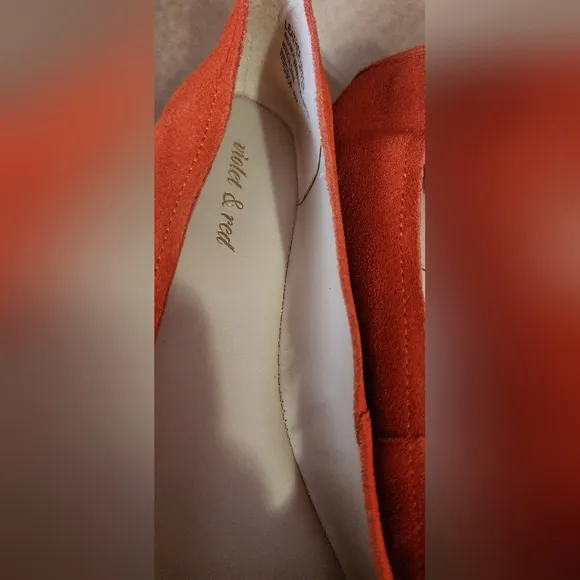 Violet &amp; Red suede flats Red-Orange Sz 8M NWOB