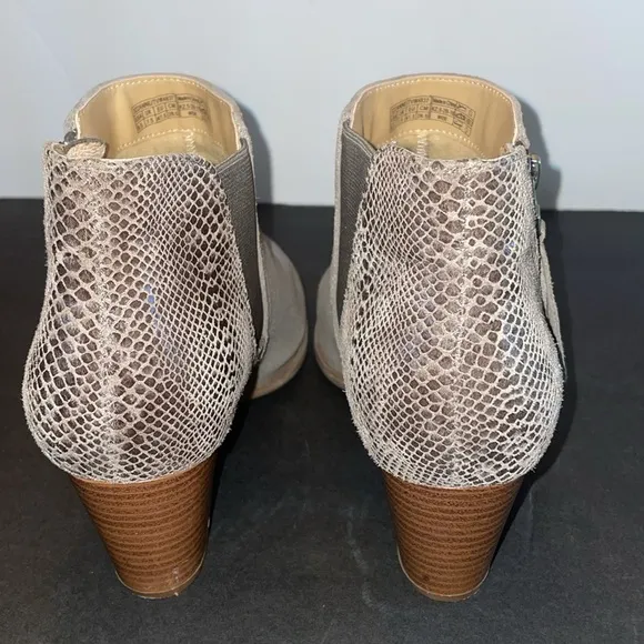 VIONIC Anne Ankle Boots Women’s Booties Suede Beige Snakeskin Print Side Zip
