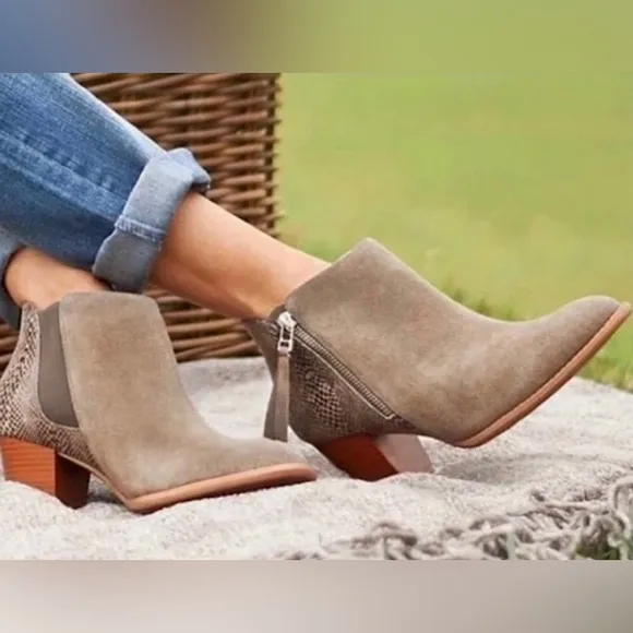 VIONIC Anne Ankle Boots Women’s Booties Suede Beige Snakeskin Print Side Zip