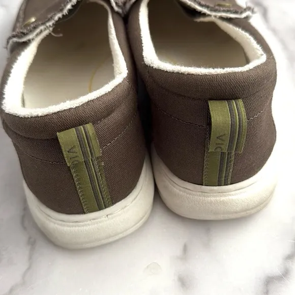 Vionic Beach Seaview Casual Men’s Slip On Canvas Sneakers Sz 9