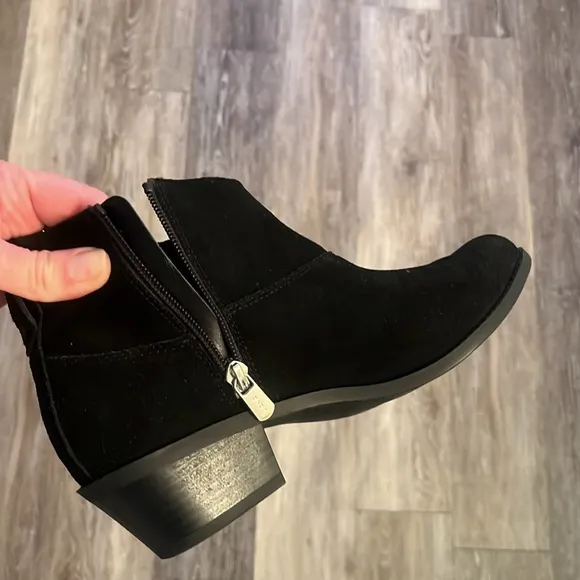 Vionic Joy Zadie suede leather Ankle Boots Black size 7.5 orthotic comfort zip
