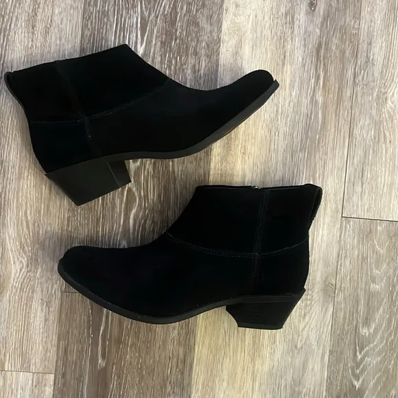 Vionic Joy Zadie suede leather Ankle Boots Black size 7.5 orthotic comfort zip