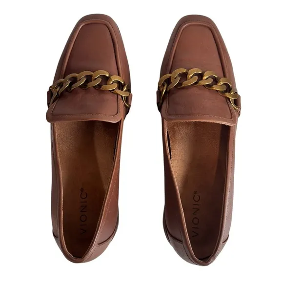 Vionic Mizelle loafers Brown Leather With Gold Tone Chain Detail Women’s Size 10