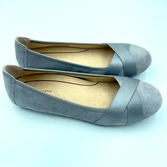 Vionic Suede Flats - Maria Slate Grey Size 9W NIB
