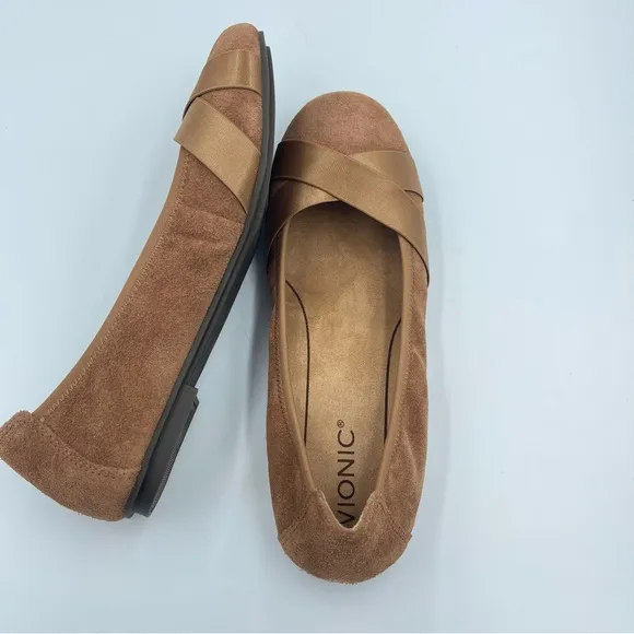 Vionic Suede Flats - Spark Maria Toffee Size 9W NIB