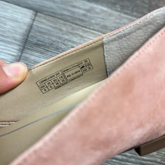 Vionic suede/leather pink flats woman’s size 8 (d166)