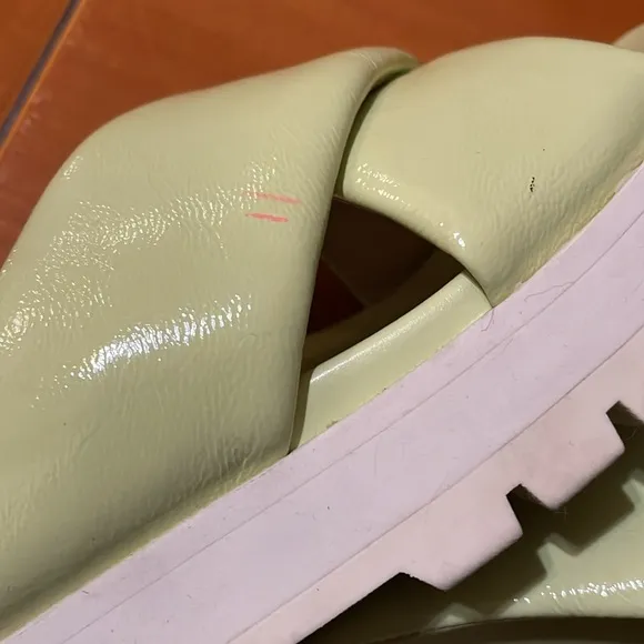 VIONIC VESTA FLATFORM LUG SANDAL