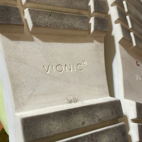 VIONIC VESTA FLATFORM LUG SANDAL