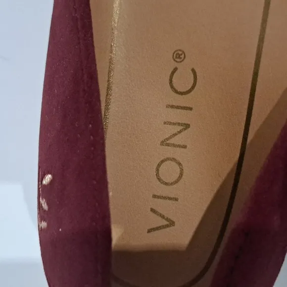 Vionic Villa Slip On Flats
