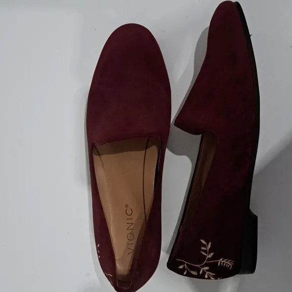Vionic Villa Slip On Flats