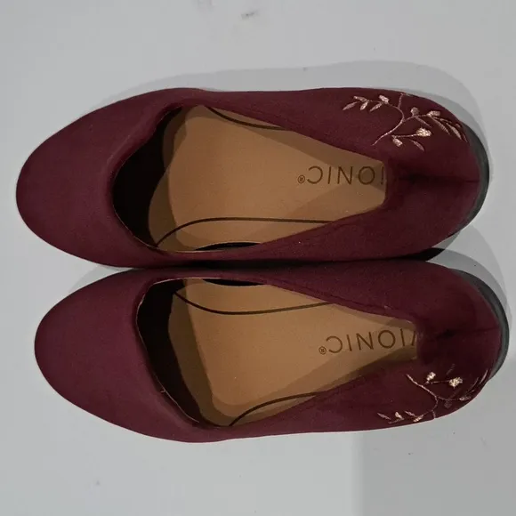 Vionic Villa Slip On Flats