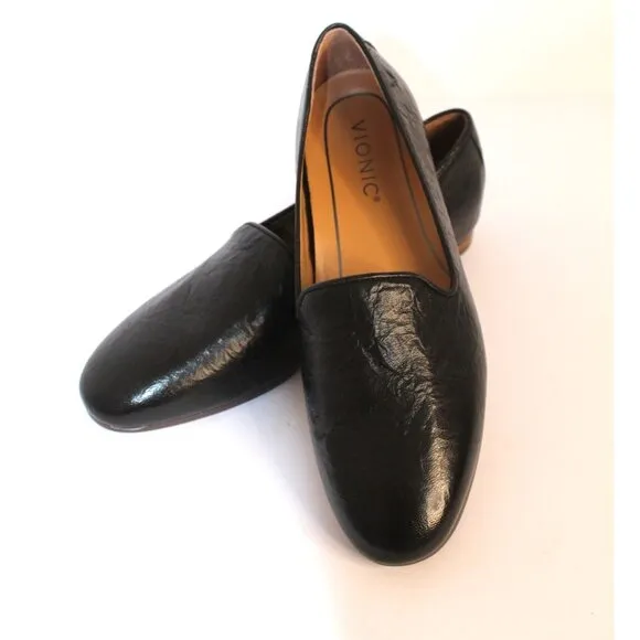 Vionic Willa ll Black Leather Slip On Women's 6 Flats Loafers Preppy Casual NWOB