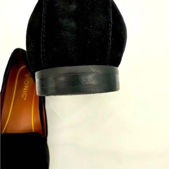 Vionic Willa Loafer Women’s Size 6.5 Black EUC Suede Slip On Flats Minimalist