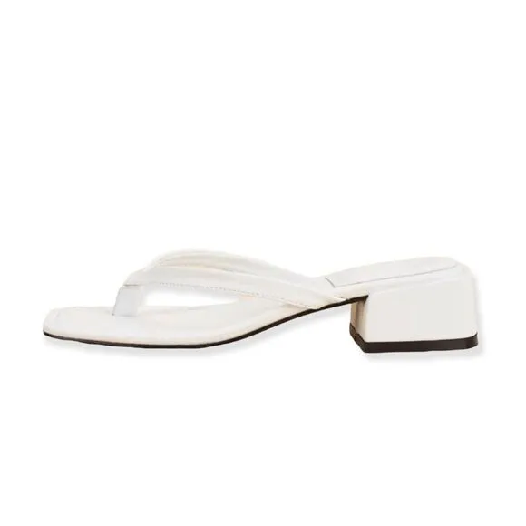 🔃White Chunky Heeled Thong Sandals