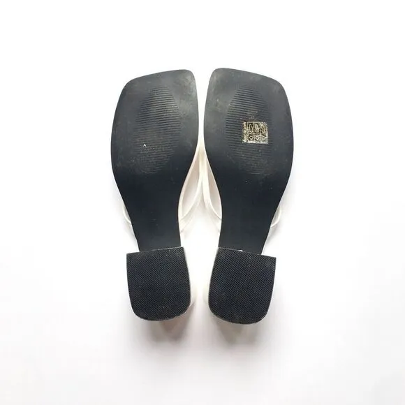 🔃White Chunky Heeled Thong Sandals