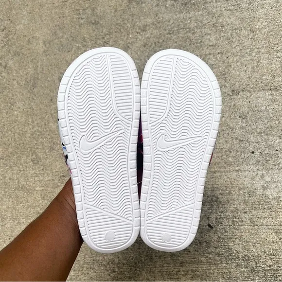 WMNS NIKE BENASSI SWOOSH JDI PRINT SLIDE PINK WHITE BLUE FLOWER FEATHER HABANERO