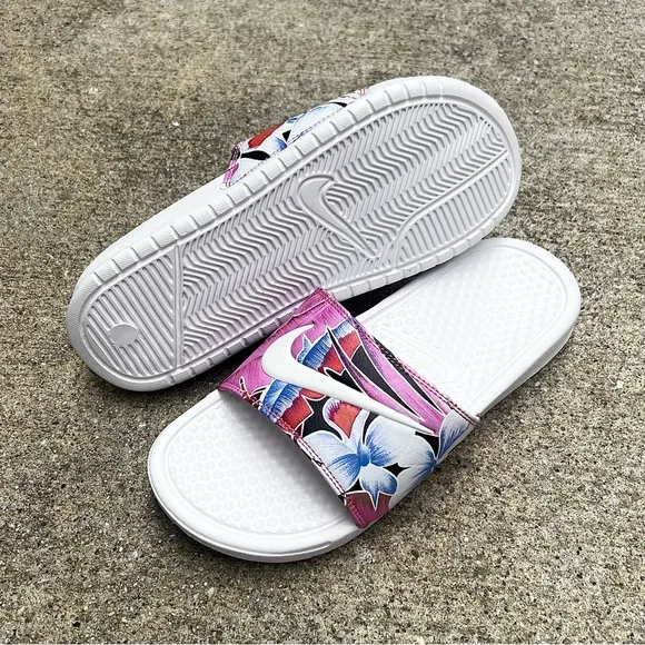 WMNS NIKE BENASSI SWOOSH JDI PRINT SLIDE PINK WHITE BLUE FLOWER FEATHER HABANERO