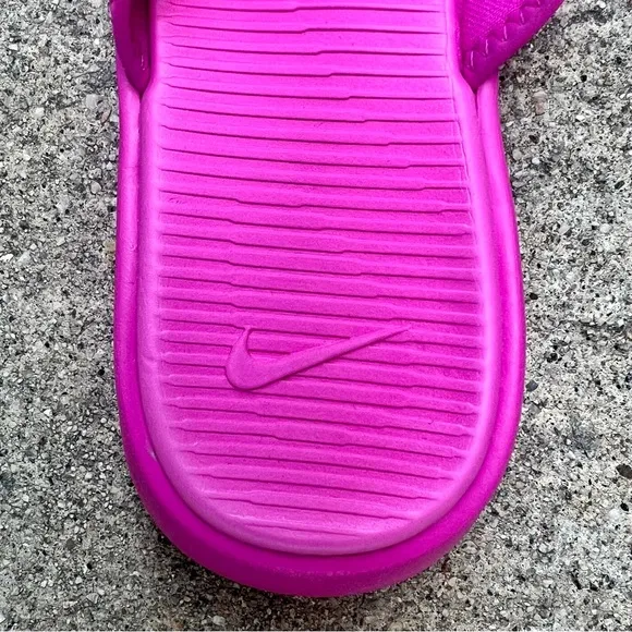 WMNS NIKE ULTRA CELSO THONG