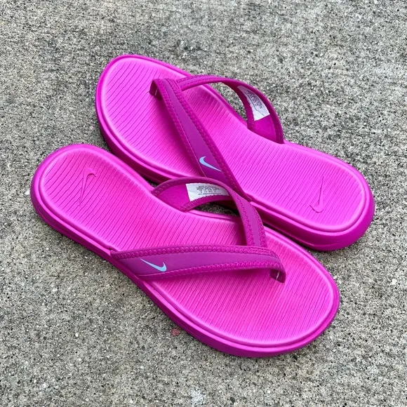 WMNS NIKE ULTRA CELSO THONG