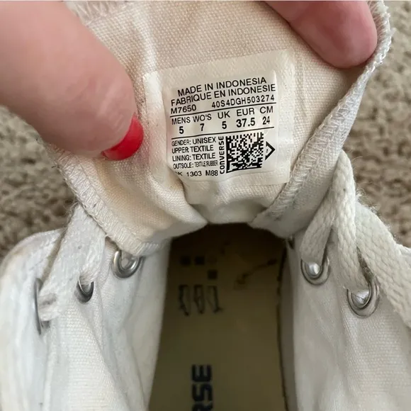 Women’s Converse white canvas high high top sneakers Athletic lace up Unisex 7