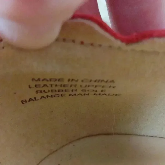 Women's flats by Vaneli
