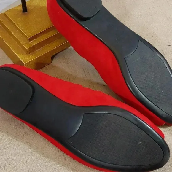 Women's flats by Vaneli