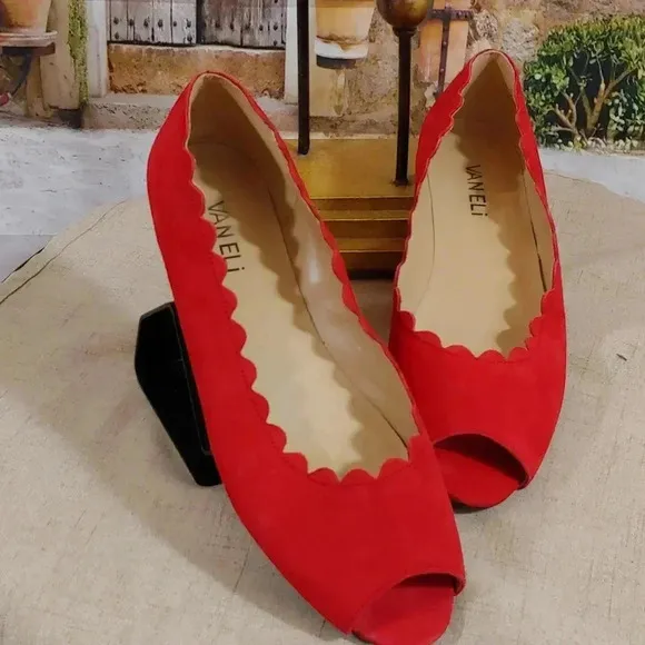 Women's flats by Vaneli