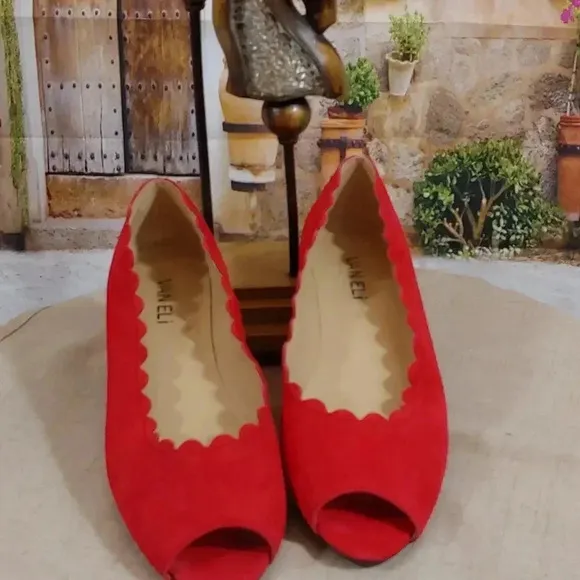 Women's flats by Vaneli