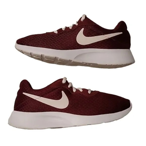 Womens Nike Tanjun Sneakers - Running Shoes - Maroon