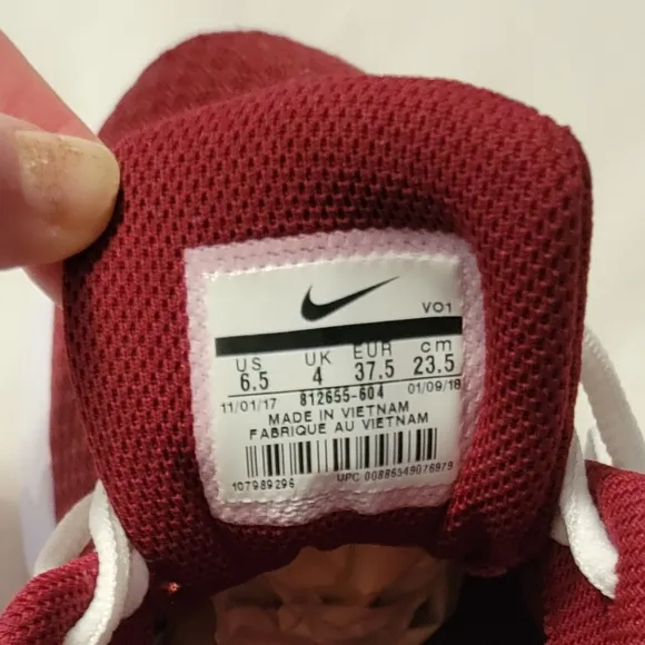 Womens Nike Tanjun Sneakers - Running Shoes - Maroon