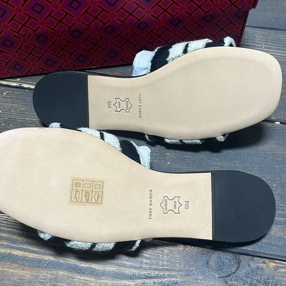 WOMENS TORY BURCH DOUBLE T SLIDES IN NERO/LIGHT ALABASTER - 5