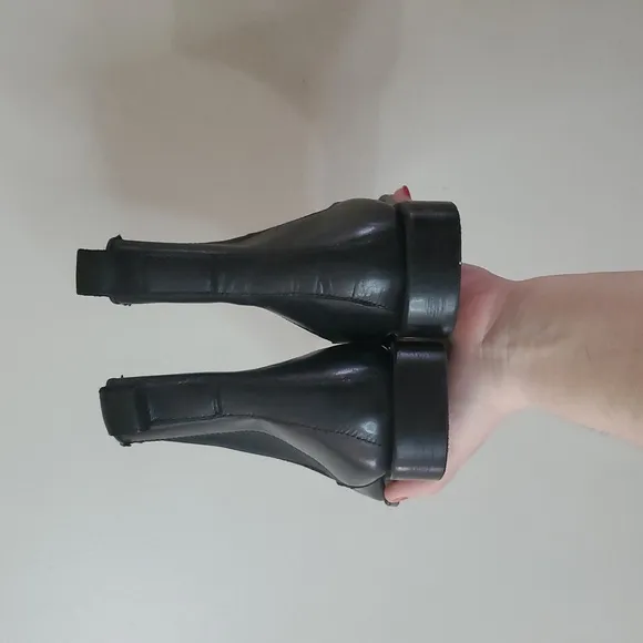 Womens Zara Leather Ankle Boots Size 39 Soft Smooth Leather Chelsea Boots