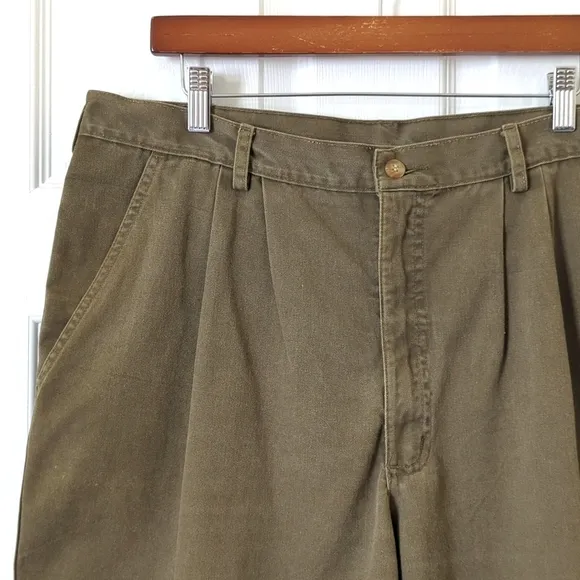 Woolrich 80's Vintage Preppy Pleated Twill Relaxed Fit Chino Shorts Green 38