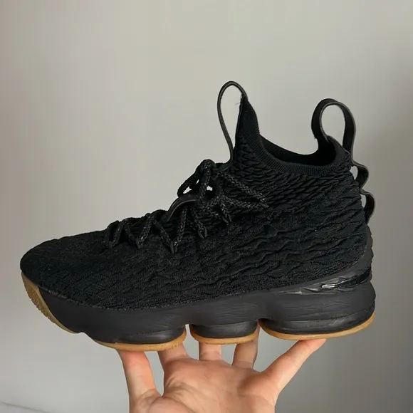 Worn 1 wk Nike Lebron 15 black gum basketball sneakers athletic shoes knit 6.5Y