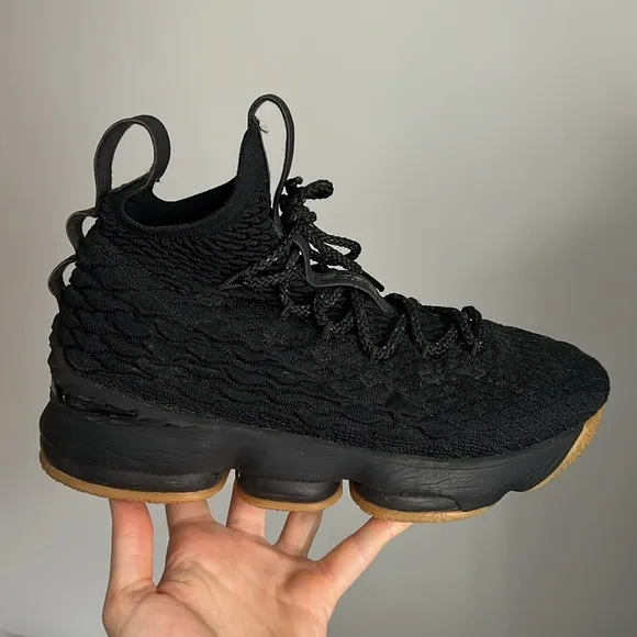 Worn 1 wk Nike Lebron 15 black gum basketball sneakers athletic shoes knit 6.5Y