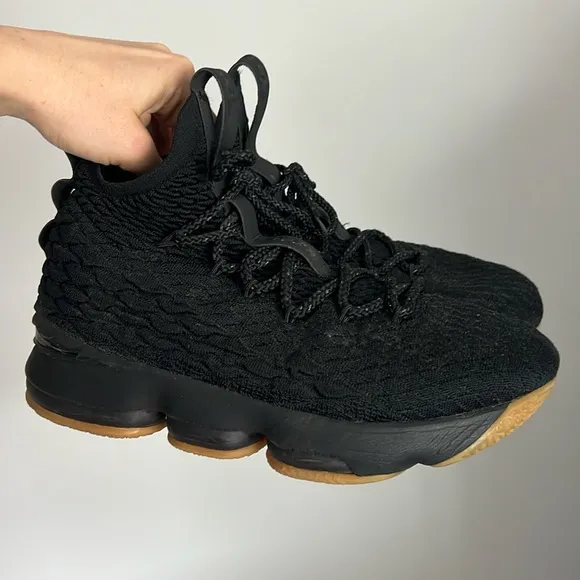 Worn 1 wk Nike Lebron 15 black gum basketball sneakers athletic shoes knit 6.5Y