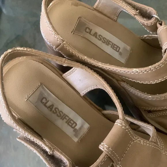 Y2K CLASSIFIED FLARED CHUNKY HEEL SANDALS