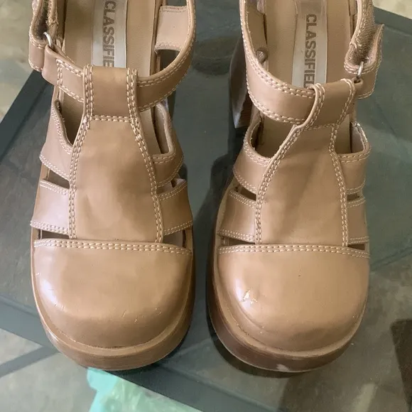 Y2K CLASSIFIED FLARED CHUNKY HEEL SANDALS