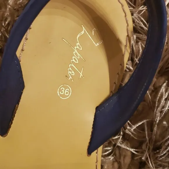 ZAPATOS Leather Sandals Sz 6 - Brand New!