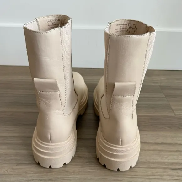 Zara Ecru Slip On Lug Sole Leather Combat Chelsea Boots Size 39 US 8