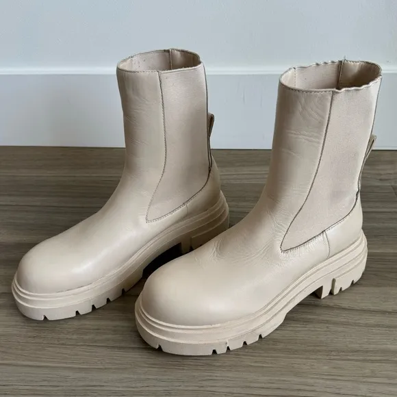 Zara Ecru Slip On Lug Sole Leather Combat Chelsea Boots Size 39 US 8