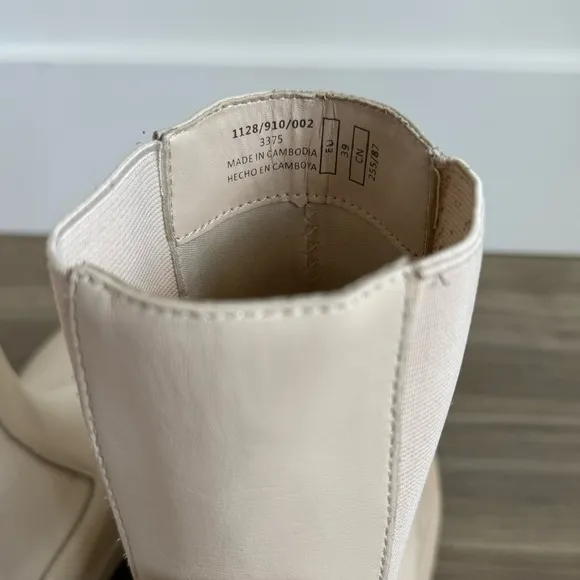 Zara Ecru Slip On Lug Sole Leather Combat Chelsea Boots Size 39 US 8