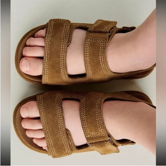 Zara kids, brown, leather sandals, size 5.5 ( 5.1 inches)