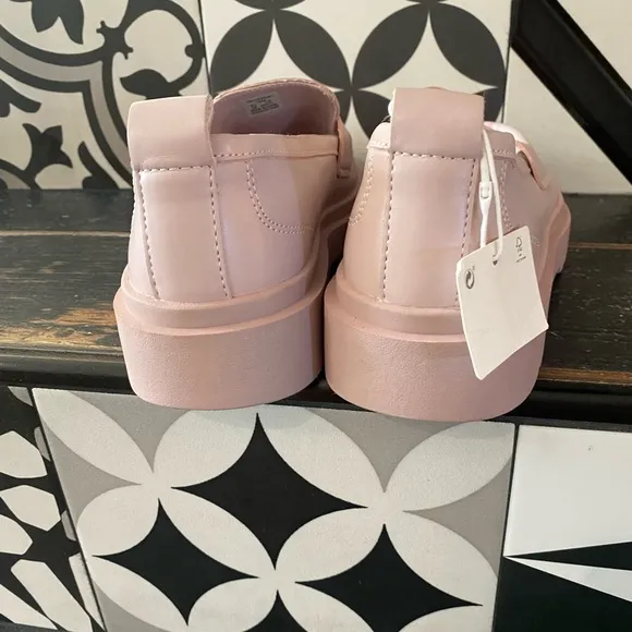 🆕ZARA loafers! Neutral &amp; FUN color!! Breathable, antibacterial.comfortable....