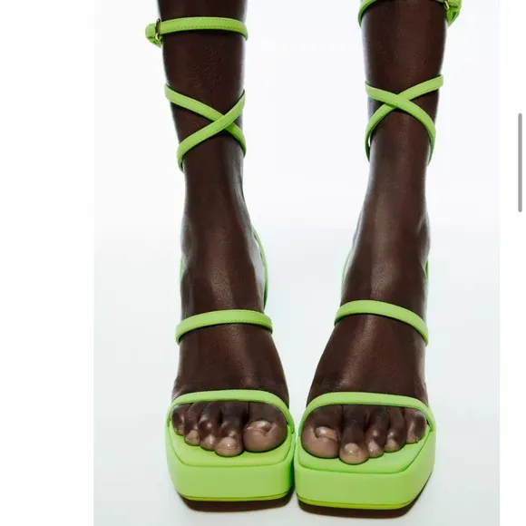 ZARA Neon Green Chunky Platform Strappy Sandals Heels US 8 EU 39 Block Pistachio