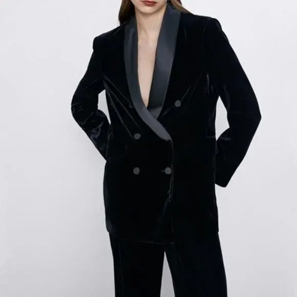 Zara NWOT black velvet velour blazer with satin collar double breasted buttons