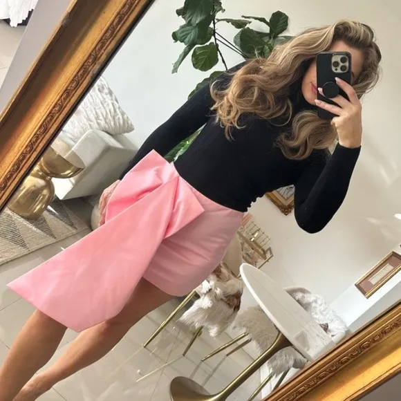Zara NWT big bow satin mini skirt
