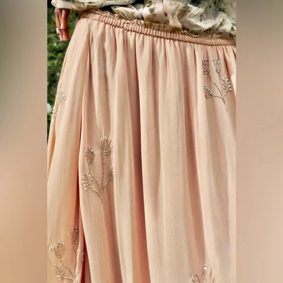 Zara NWT embroidered floral appliqués embellished flower mesh midi flowy skirt